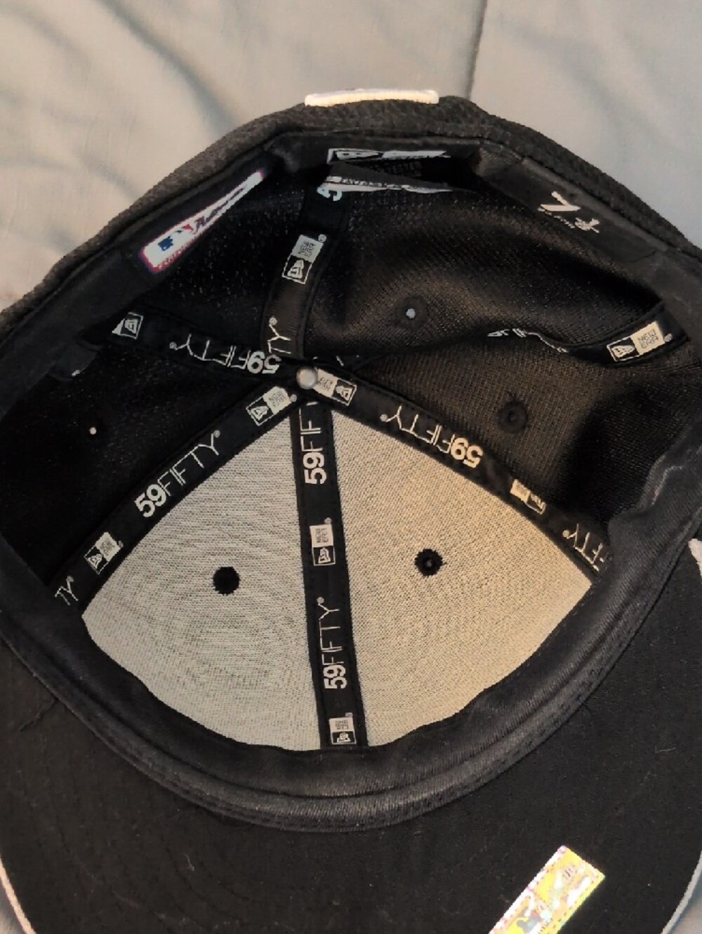 9FIFTY White Sox Two-Tone Baseball Cap - Black & Light Gray Interior - Picture 5 of 6